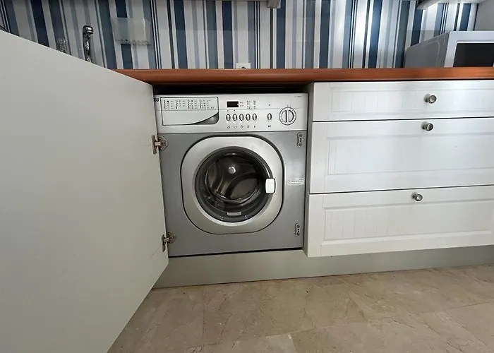 Apartment Piso Moderno En El Centro Historico A 3 Min Del Mar Estepona