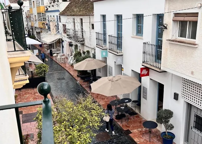 Apartment Piso Moderno En El Centro Historico A 3 Min Del Mar Estepona