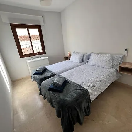Piso Moderno En El Centro Historico A 3 Min Del Mar Estepona