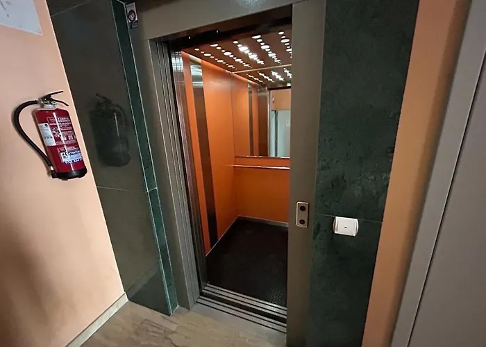 Piso Moderno En El Centro Historico A 3 Min Del Mar * Estepona