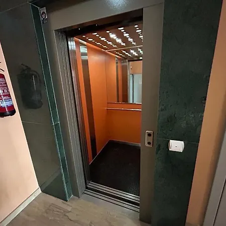 Piso Moderno En El Centro Historico A 3 Min Del Mar * エステポナ